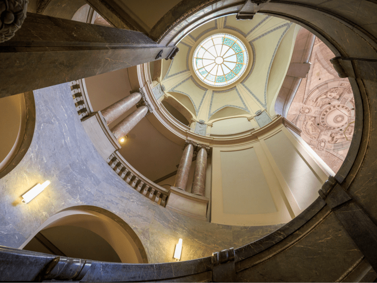 Innenansicht Treppenaufgang - Neues Rathaus